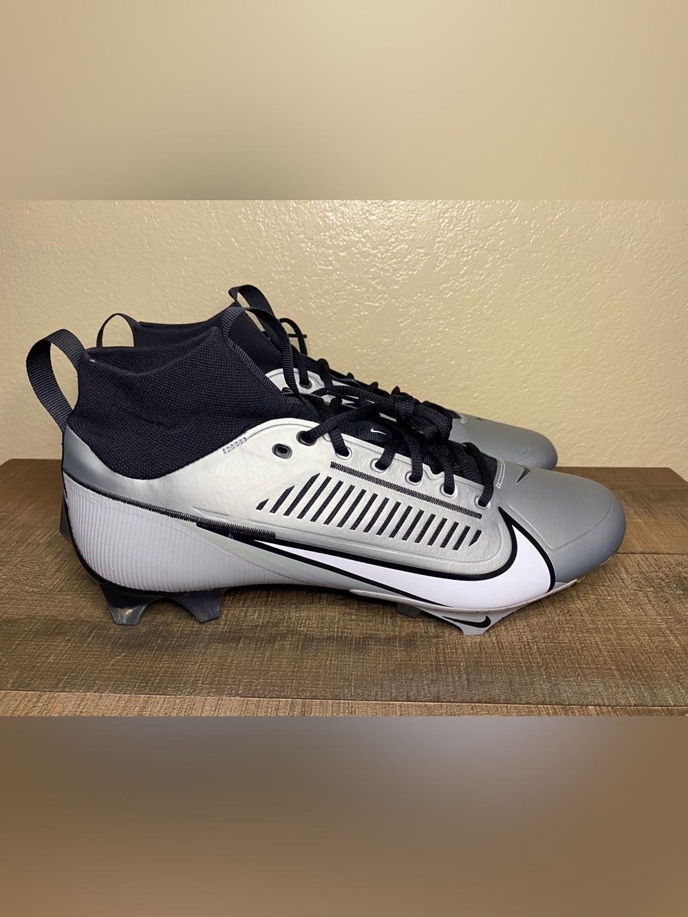 Nike Vapor Edge Pro 360 2 “Light Smoke Grey Black”
- Size 11.5 Men.